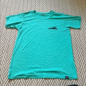 Patagonia’s Women Capilene Cool Daily Graphic T-Shirt